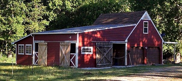 Main barn - 4 stalls