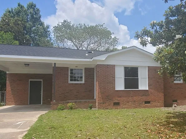 483 Warmsprings Dr, Fayetteville, NC 28303