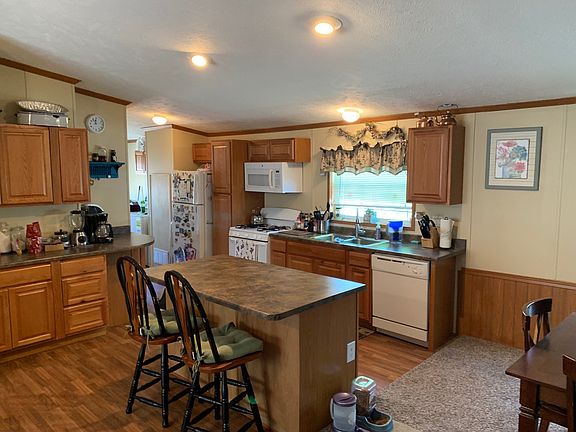 3rd image of 10844 Belmont St #17