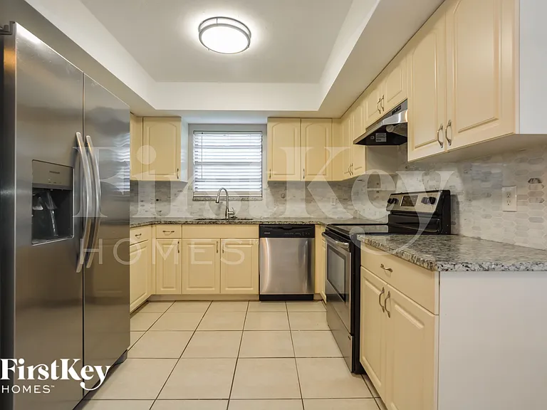 2526 Needle Palm Dr — Photo 6