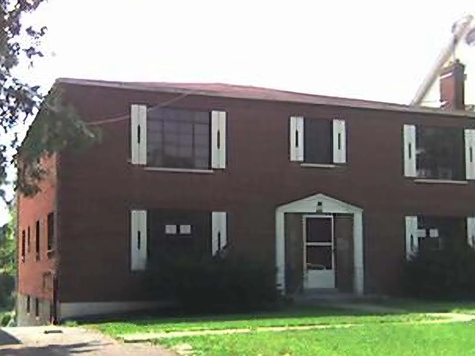993 Burton Ave — Photo 1