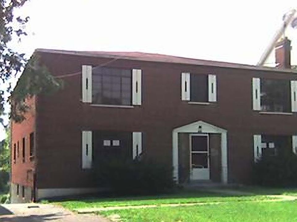 1st image of 993 Burton Ave APT 3