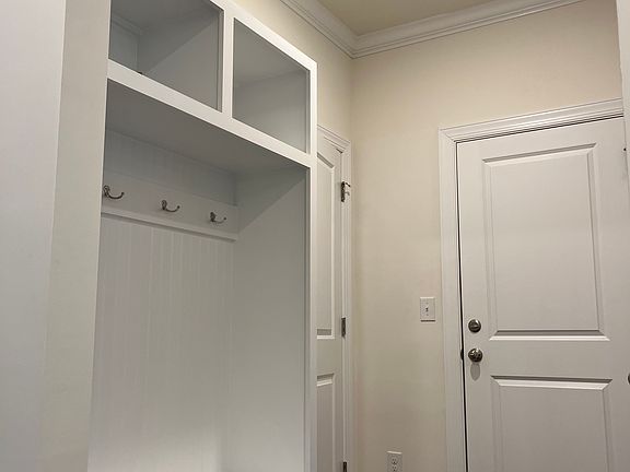 3rd image of 15614 Coventry Court Ln