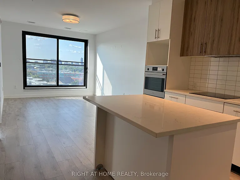 181 King St S #803 — Photo 9