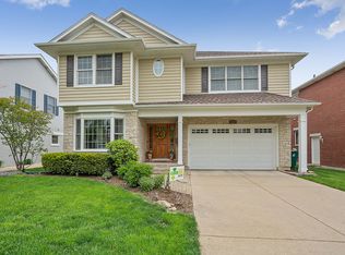 2536 Illinois Rd, Northbrook, IL 60062