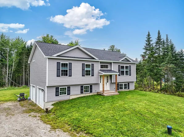 35 Rae Way, Hampden, ME 04444