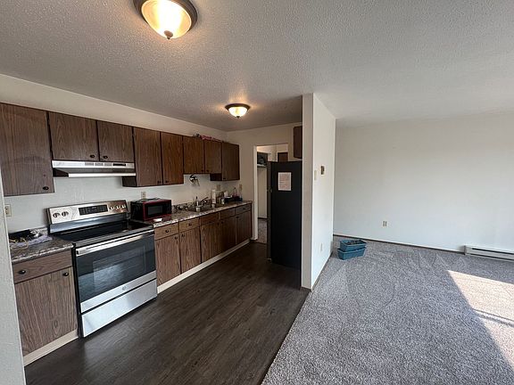 4th image of 221 8th Ave SE #17