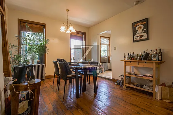 Rented by ZealEstate Group Inc | media 37