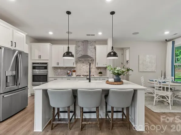 107 Clawton Loop, Mooresville, NC 28115