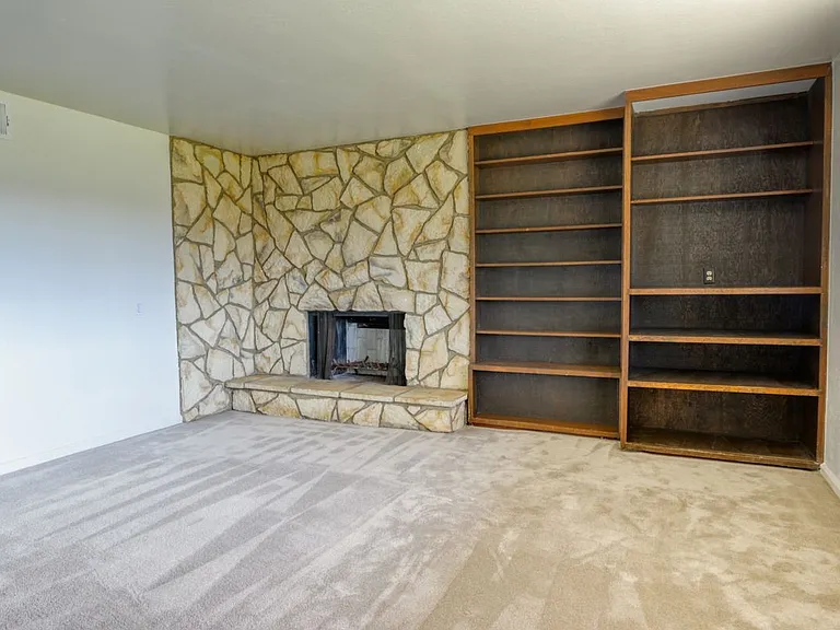 24450 Willow Pass Dr — Photo 16