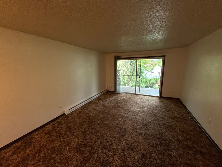 4135 State St #11 — Photo 3