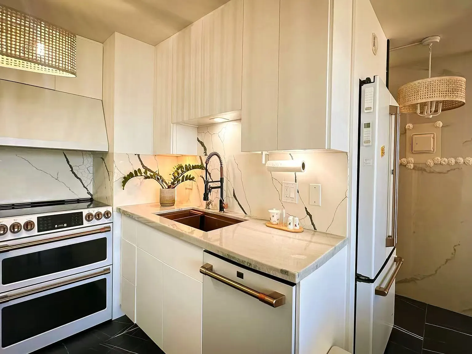 1 bed, 570 sqft, $3,200 — Photo 1