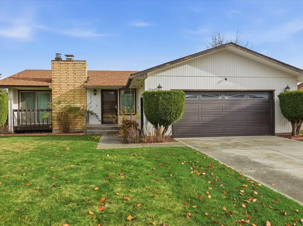 1211 S Newer Rd, Veradale, WA 99037