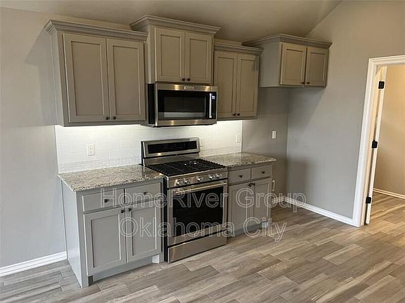 5th image of 5928 NW 159th St