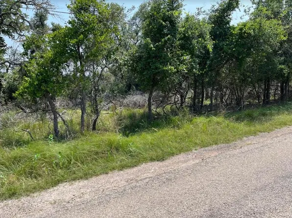 108 N Ulmus Rd, Fredericksburg, TX 78624