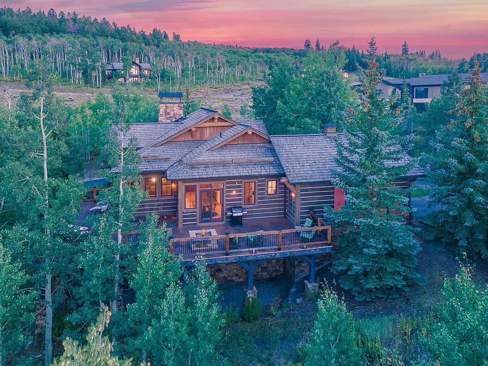 A huge, Beautiful Cordillera home nestled in the woods with sweeping mountain views!