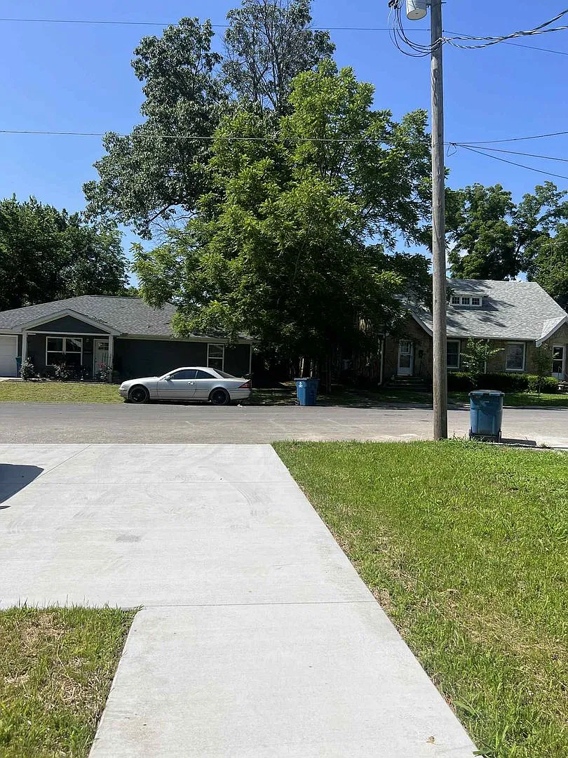 412 Maple St A&B — Photo 3