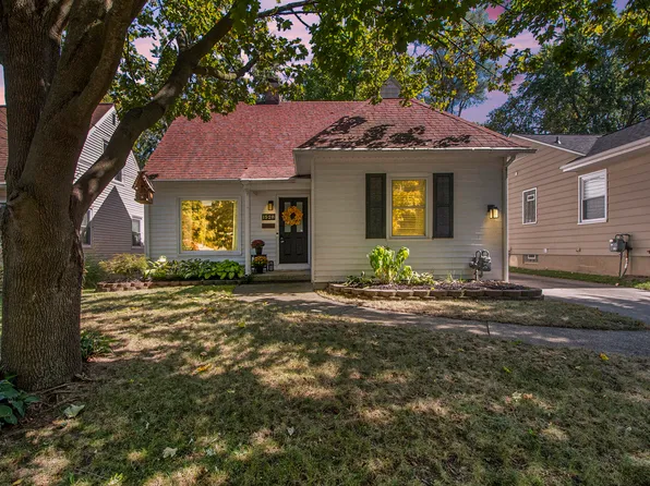 1528 Cornell Dr SE, Grand Rapids, MI 49506