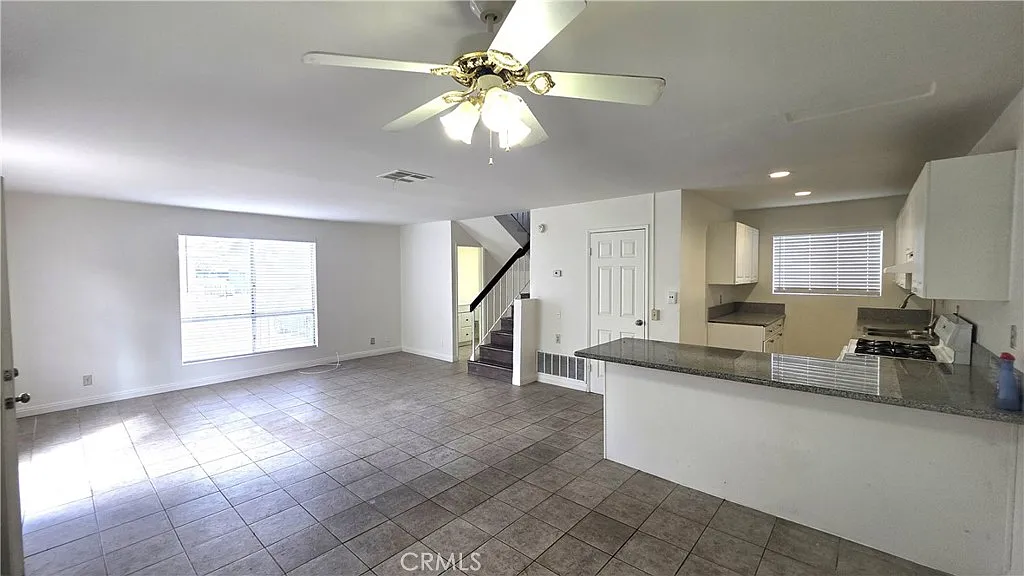 3 bed, 2.5 bath, 1250 sqft, $3,000 — Photo 1