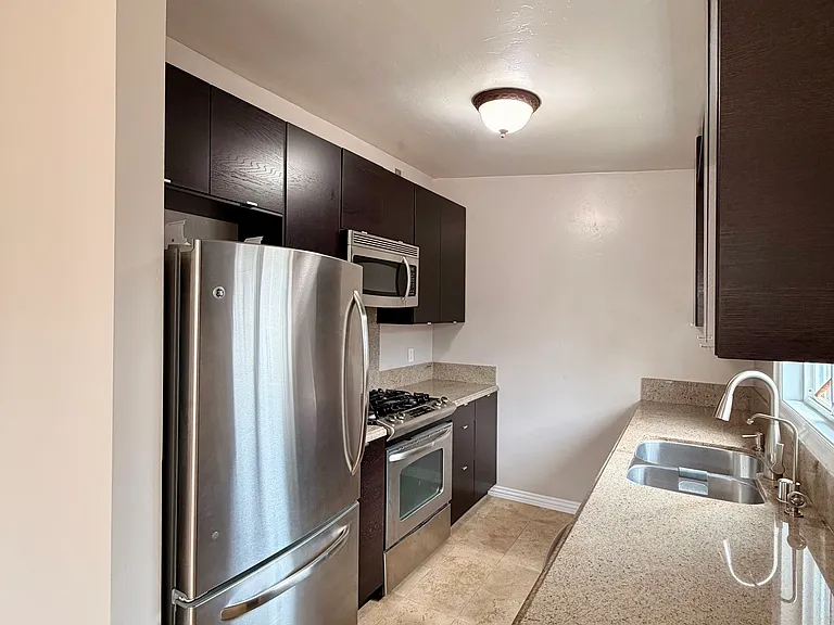 2874 Greyling Dr — Photo 5