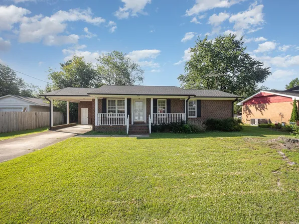 303 Wren Ln, Clayton, NC 27520
