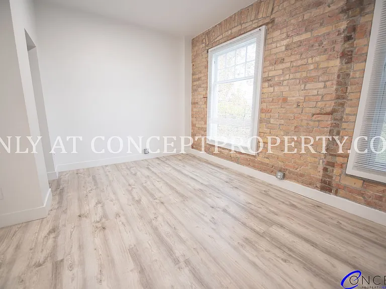 First Avenue Flats — Photo 35