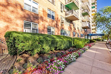 Sold by Pantiga Group