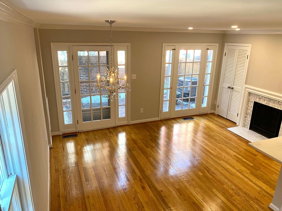 1st image of 104 King Henry Ct