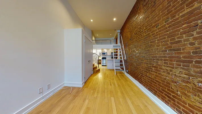 Rented by Bond New York | media 17