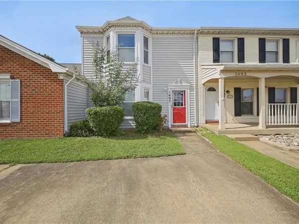 1607 Sword Dancer Dr, Virginia Beach, VA 23454
