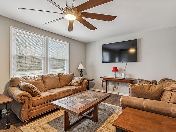 5th image of 8871 Pinewood Rd