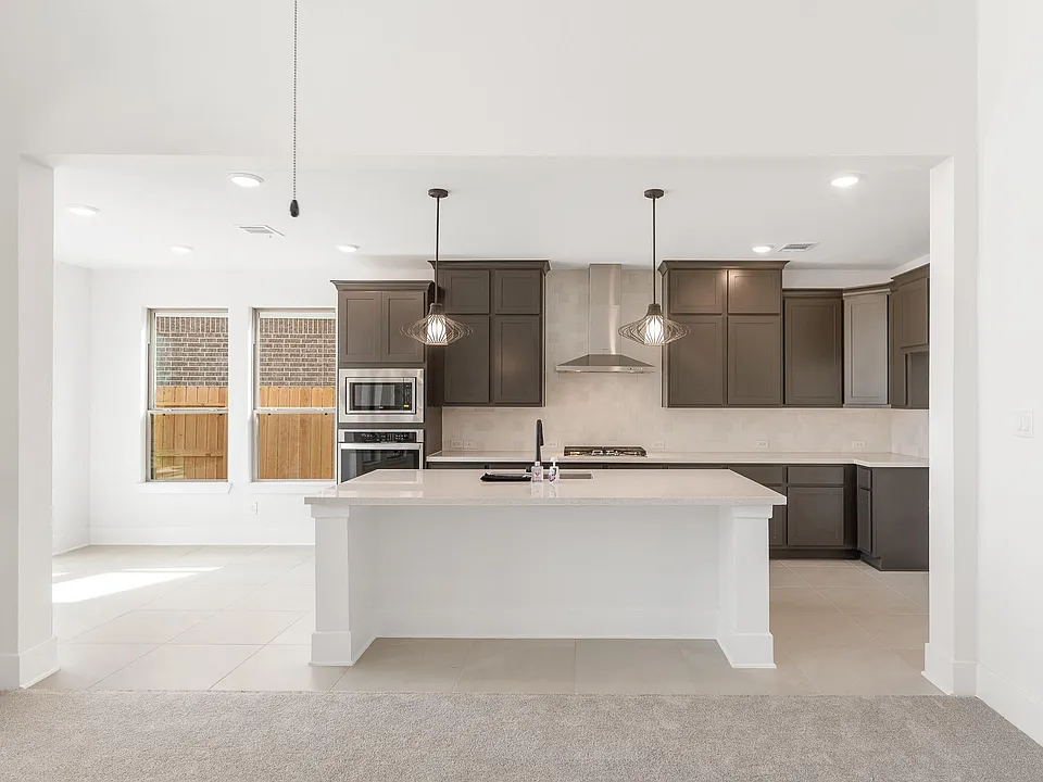 21127 Coral View Dr