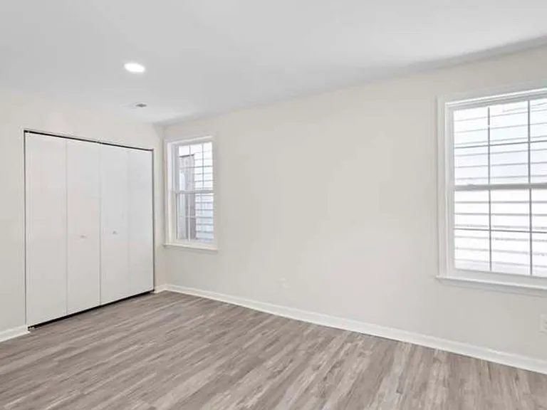 1242 22nd St — Photo 12