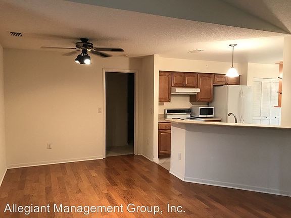 5th image of 767 Parsons Cir SE