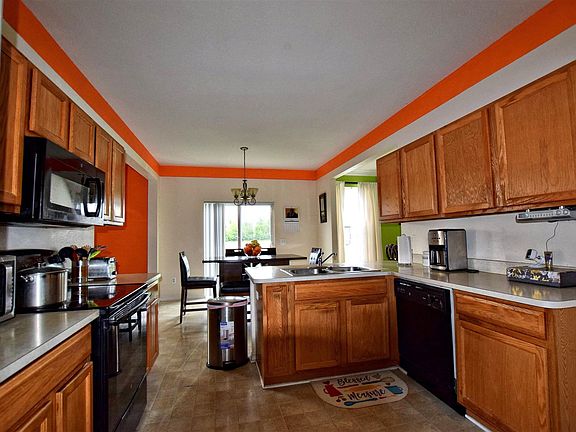 3rd image of 32557 N Salt River Cir