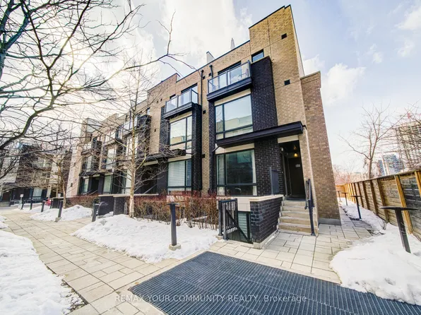 34 Fieldway Rd #146, Toronto, ON M8Z 0E3