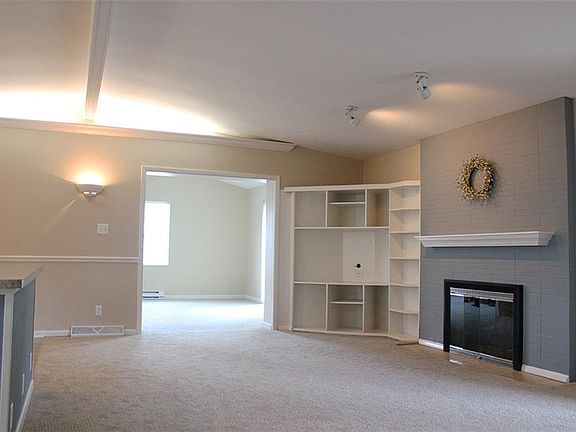 4th image of 35 Carlin Dr