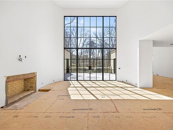 4th image of 312 Blackland Rd NW