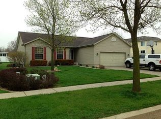 1102 Acacia Dr NE, Cedar Rapids, IA 52402
