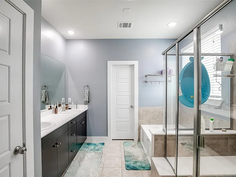 15912 Cadoz Dr — Photo 18