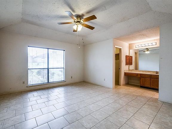 5th image of 3206 Willowglen Dr