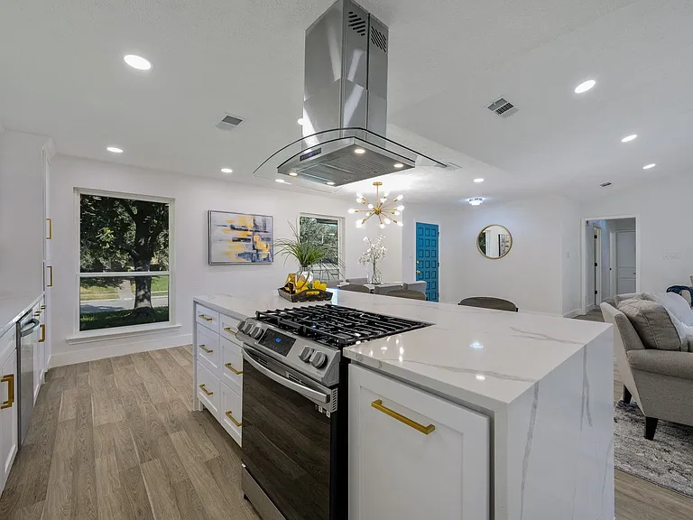 2400 Bengal Ln — Photo 3