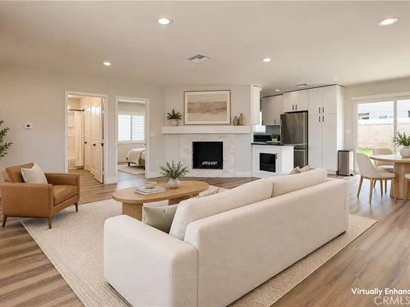 315 University Dr, Costa Mesa, CA 92627