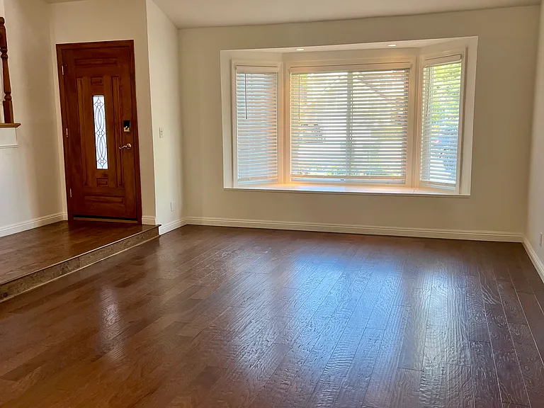 6600 Lasaine Ave — Photo 3
