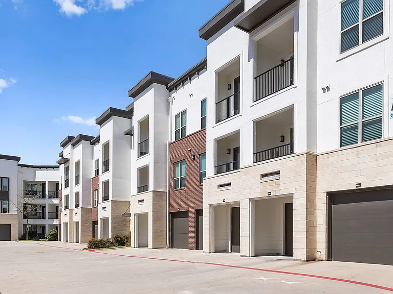 Bell Gateway Village — Photo 41