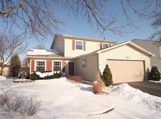 857 Niagara St, Carol Stream, IL 60188