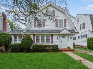 9 Michigan Rd, Floral Park, NY 11001