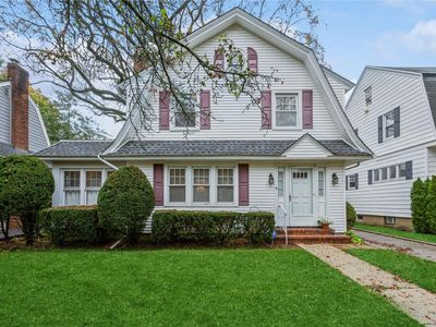 9 Michigan Road, Floral Park, NY, 11001