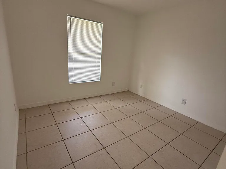 1215 Hyacinth Pl #1215 — Photo 15