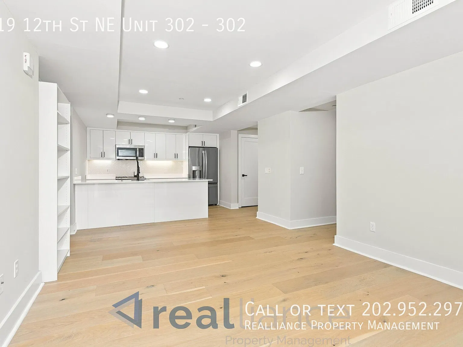 Modern 2BR+Den H Street Condo — Photo 1